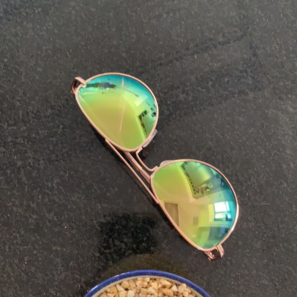 Mirrored aviators. Excellent condition. - Picture 5 of 5